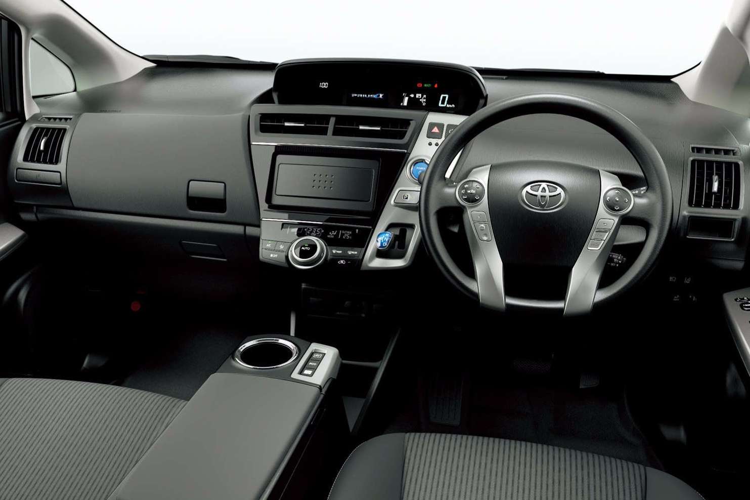 zvw40 プリウスアルファ　２０１５　運転席 zvw40 プリウスアルファ 2015 運転席 トヨタ プリウスα 運転