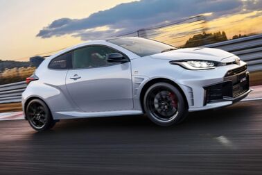 RZ“High performance” + Aero performance package［GR-DAT（8AT・4WD）］