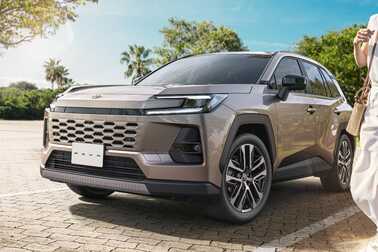 【モデル入り素材】Z（ハイブリッド）