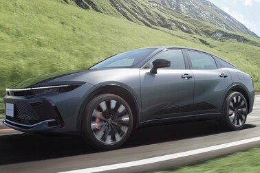 CROSSOVER RS（2.4Lターボハイブリッド車）